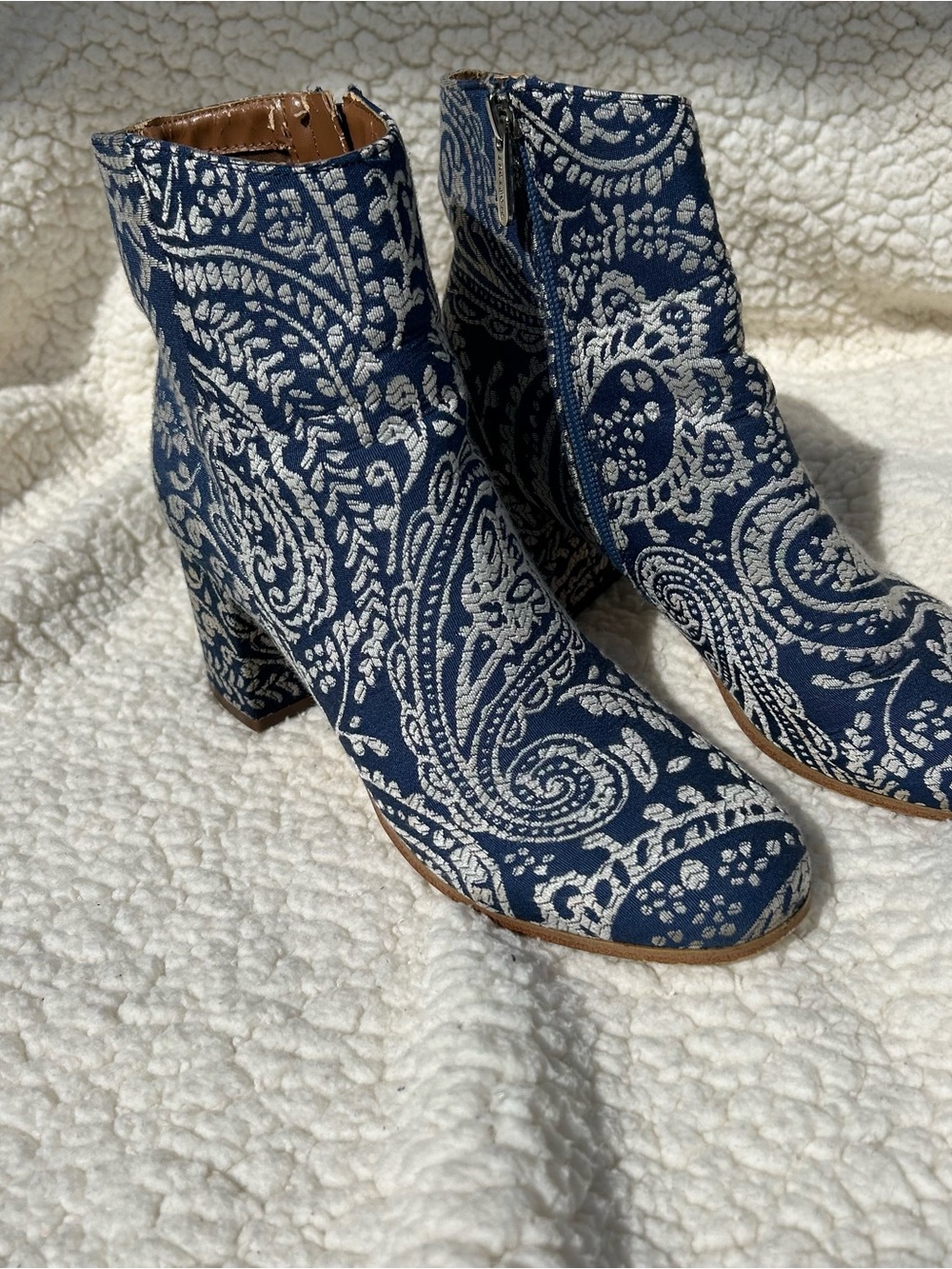 Indigo RD. Crusona Ankle Boots Paisley Blue & White